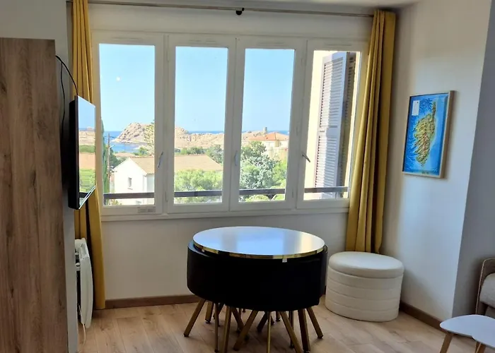 Apartment Center With Sea View L'Ile-Rousse (Corsica)