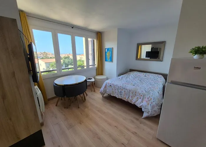 Apartment Center With Sea View *