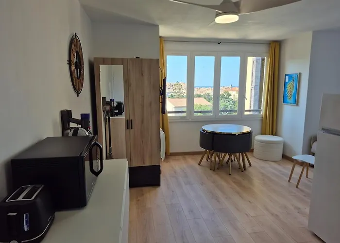 Center With Sea View