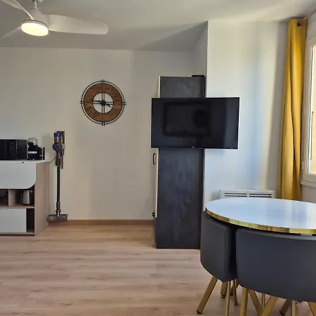 Center With Sea View Lägenhet LʼÎle-Rousse